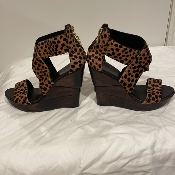 Diane Von Furstenburg ‘Opal’  Cheetah and wood wedge platform sandals size 6 - Picture 6 of 7